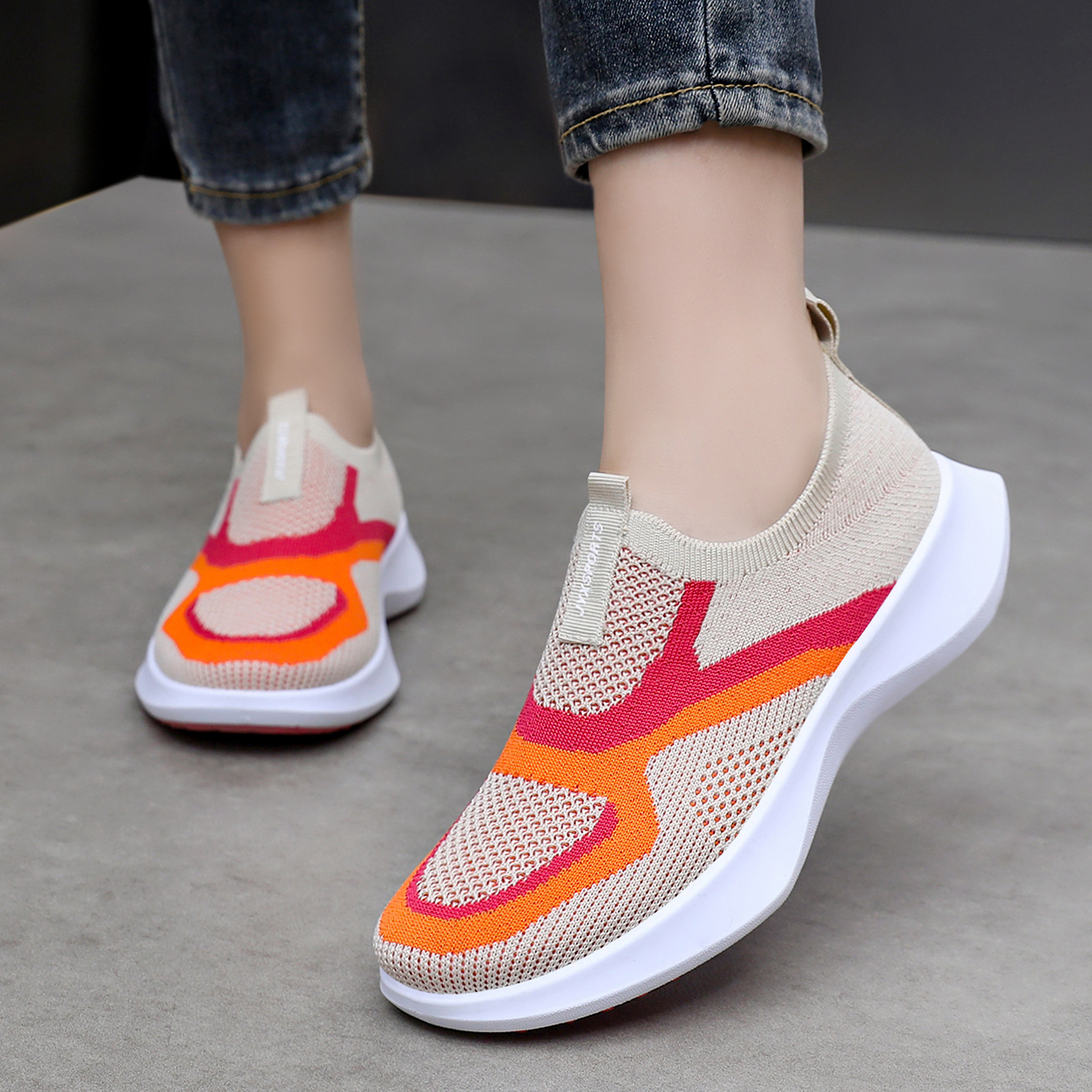 Zapatos casuales de primavera para mujeres, zapatos de tela transpirables, zapatos de tela suave, no cansados, zapatos de tela de un pie.