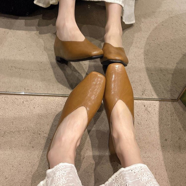 2026 estilo francés de tacones bajos suaves de un pie de cabeza cuadrada de boca superficial de pie fácil no cansarse zapatos de moda de viaje