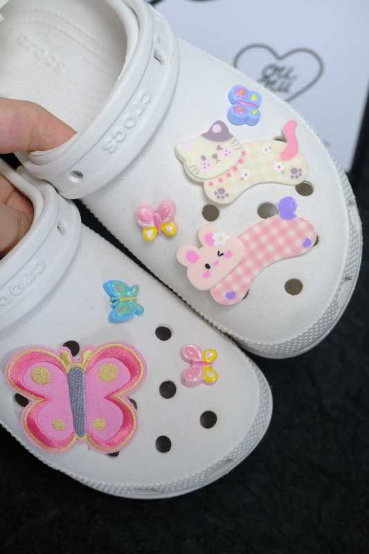 夏のスリッパ靴花漫画ハローキティ下駄アクセサリー靴バックル靴花セット diy アクセサリーリトルレッドブック|undefined