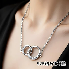 项链;耳钉;手链