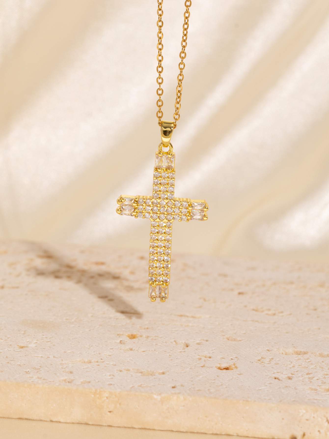 1 Piece Quantity Copper Plating Cross Zircon Pendant Necklace