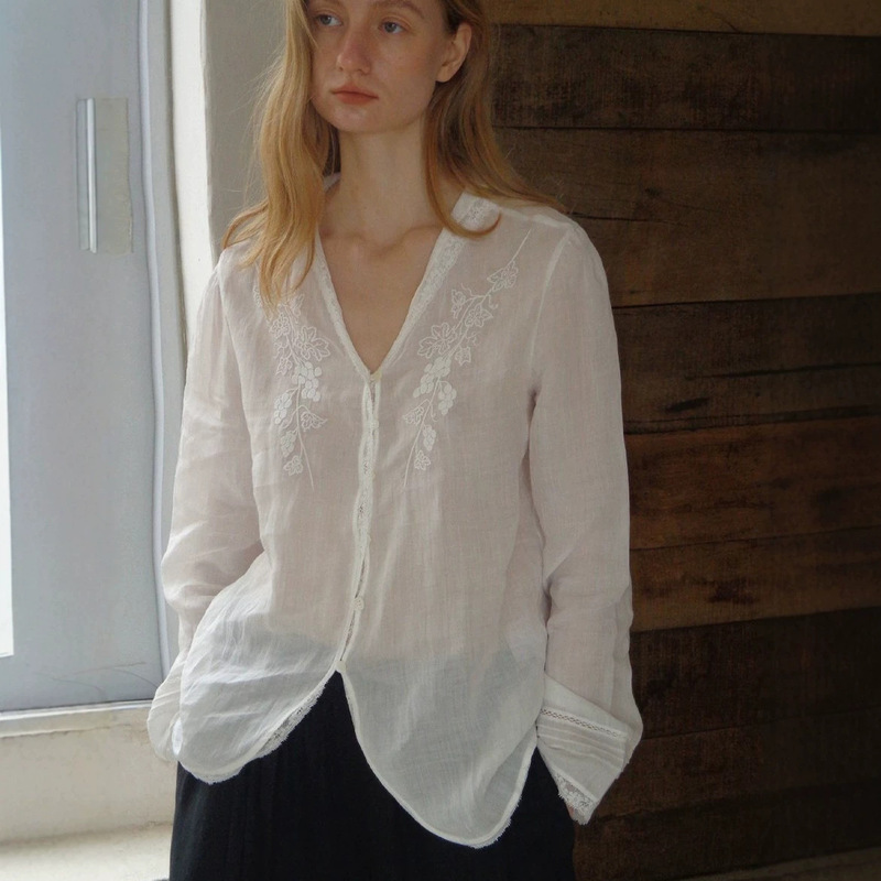 2026SS 100% Ramie French Embroidery V-neck Sheer Lace Trim Shirt 2026SS 100% Ramie French Embroidery V-neck Sheer Lace Trim Shirt