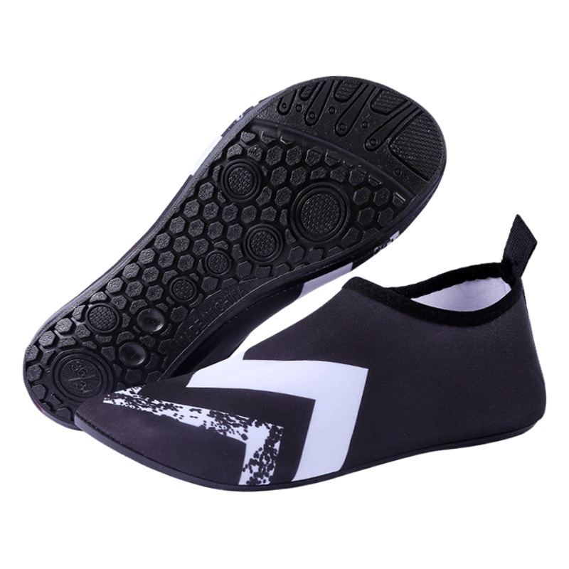 Zapatos y calcetines de playa para hombres y mujeres adultos snorkel vadear aguas arriba zapatos de natación de buceo antideslizante de fondo suave zapatos de piel de parche de pie rojo a prueba de cortes