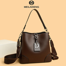 �¿�߼��|��Ů�������������|ͨ�ڰٴ�μ���r�к��sб��ˮͰ��