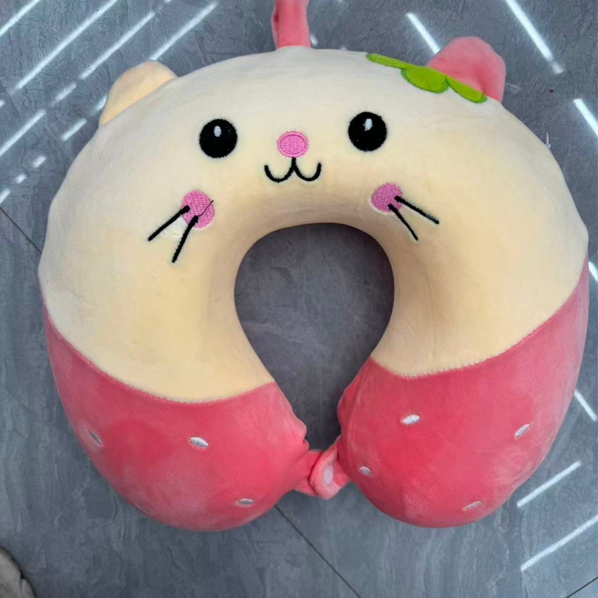 Almohada en forma de U al por mayor transfronteriza de algodón de memoria doble pico desmontable una variedad de almohada de siesta en avión almohada portátil de protección del cuello almohada
