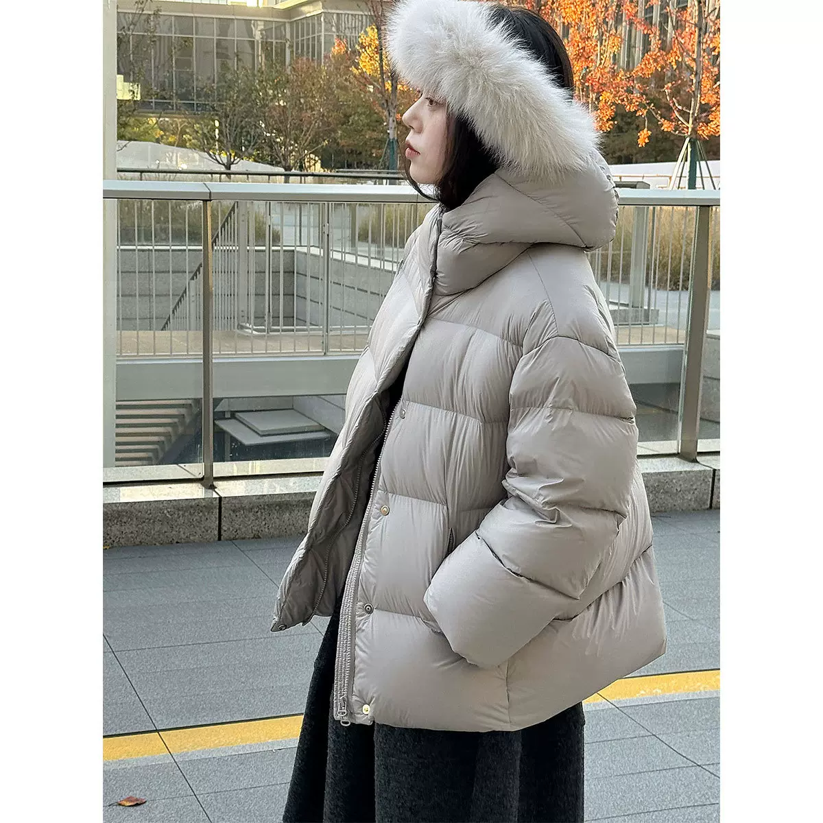 鹿西 软糯泡芙款90白鸭绒连帽短款外套女冬季款保暖面包羽绒服Y95