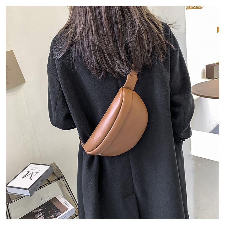 Fashion Chest Shoulder 2021 New Autumn Solid Color Waist Street Trend Small Shoulder Bag display picture 5