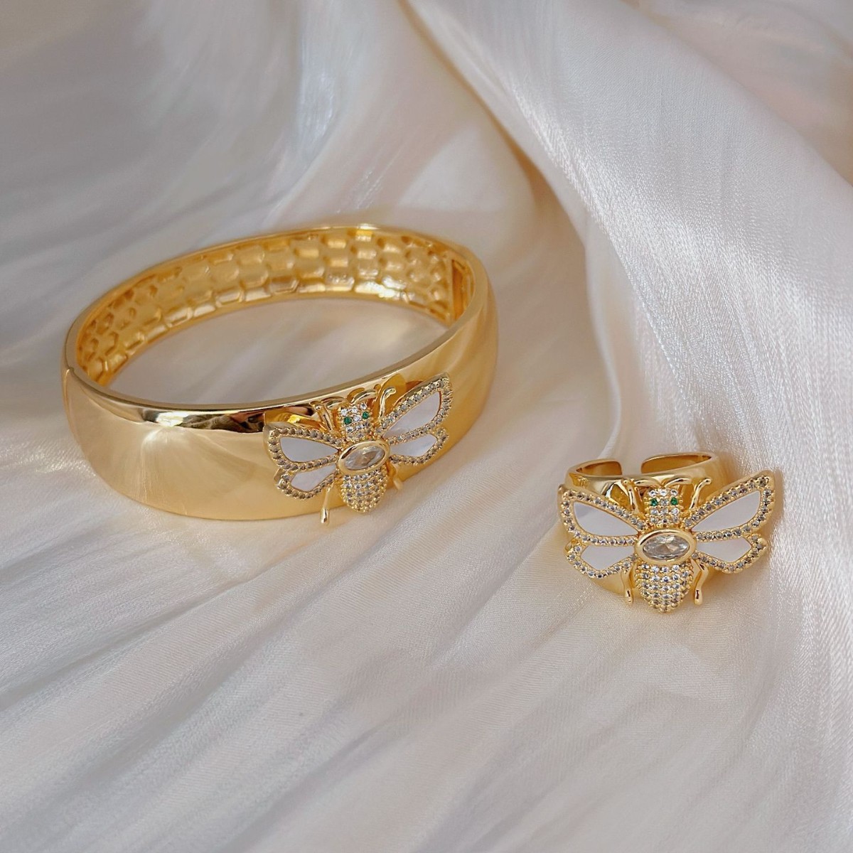 Casual, Daily Occasion Copper Material Bee Pattern Wholesale Jewelry Vintage Style Classic Style Bee Copper White Shell Plating Rings Bracelets