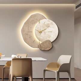 石来运转餐厅钟表挂钟客厅现代简约2023新款高档静音家用时钟挂墙