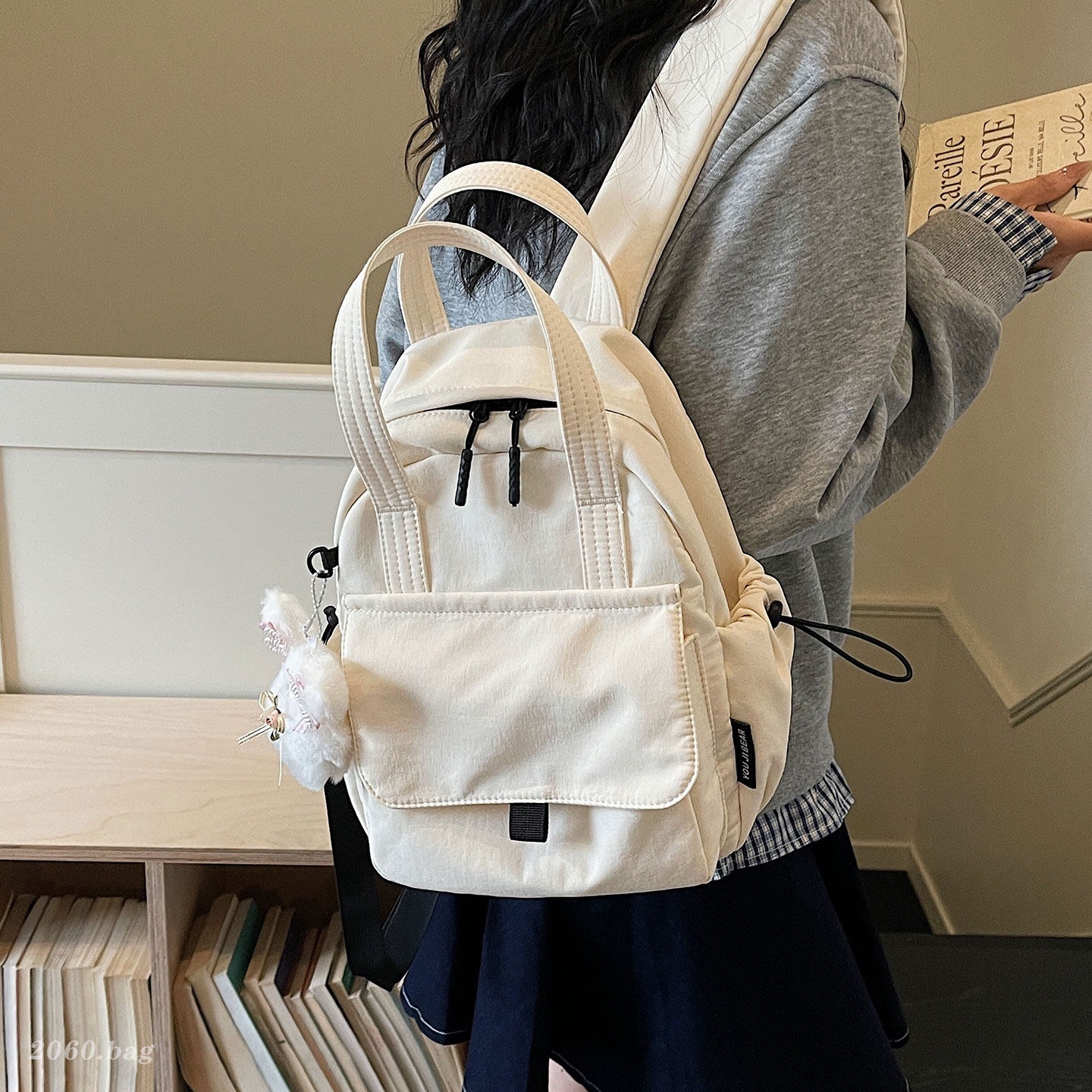 Mochila diaria nueva moda casual versátil marea de hombro femenino viaje ligero estudiantes de clase 2026