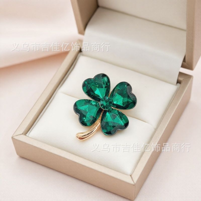 Eco-Friendly Cross-Border New Emerald Four-Leaf Clover Brooch, Feminine and Dignified Corsage, Musical Note Pin, Dress Accessories