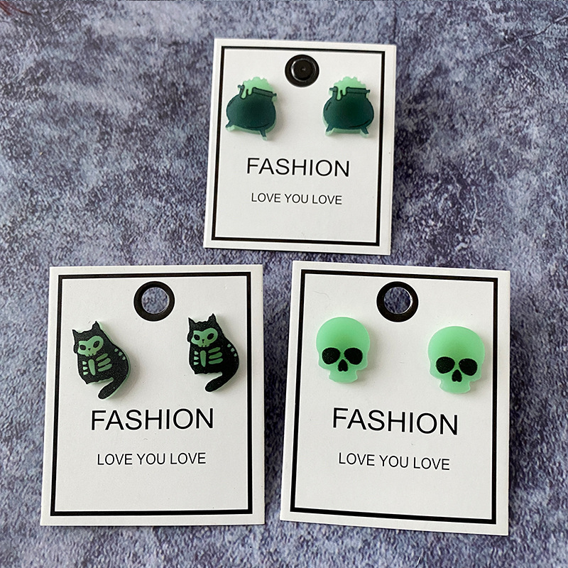 1 Pair Simple Style Cat Patchwork Arylic Ear Studs display picture 4