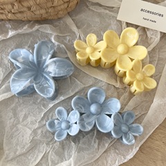 新しいプラスチックの花の小さな新鮮なヘアピンドーパミンクリームプルメリアグリッパーチャームガールハートスイートサメクリップ