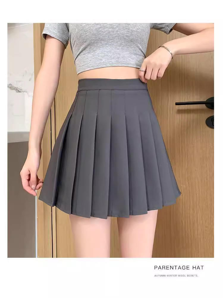 Pleated skirt