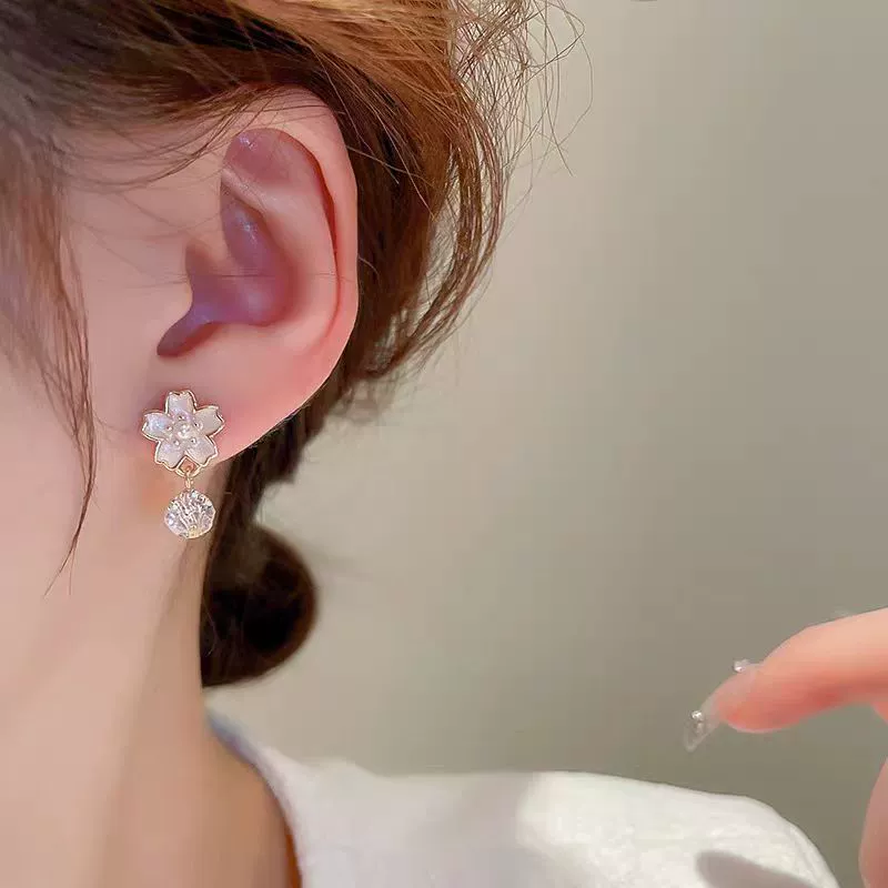 Милые серьги из жемчуга, мелкий дизайн, серебряная игла, цветочек, серебро 925 пробы, качественный стиль