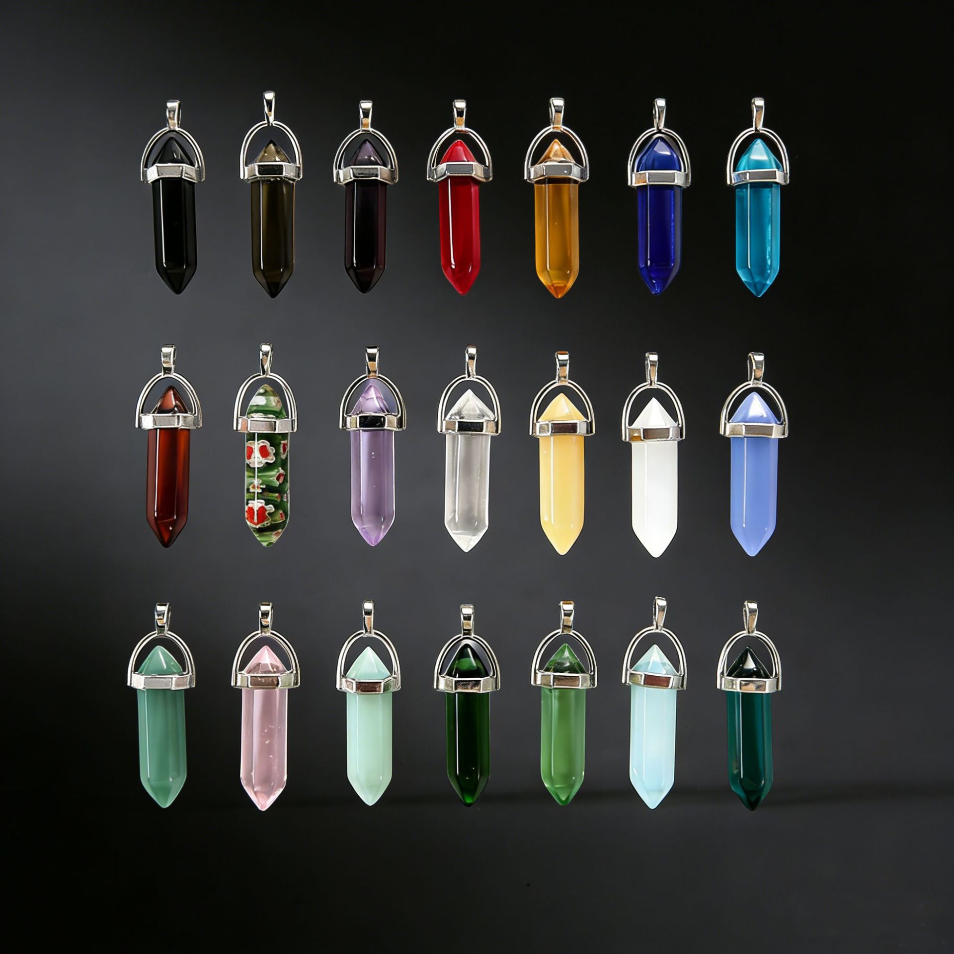 Transfronterizo Amazon colgante hexagonal de cristal sintético bala punta pendulante collar de cristal joyería colgante gemas