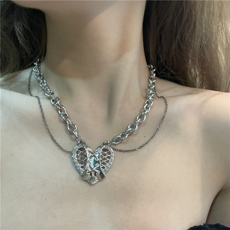 Wholesale Collier À Double Gland En Acier Titane Coeur Creux Nihaojewelry display picture 6