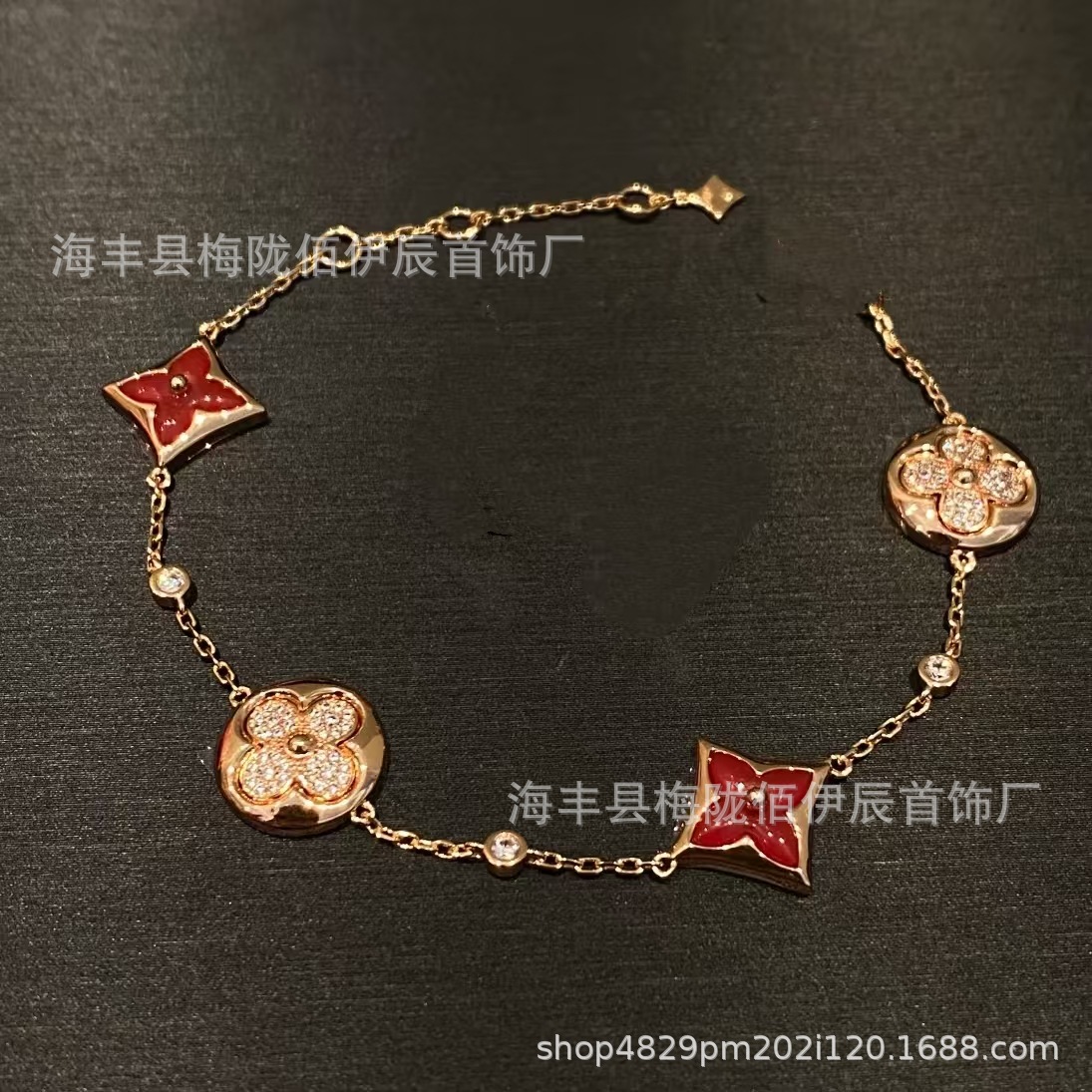 ロバの家四葉草四花五花ブレスレット女性用18Kローズゴールドメッキ軽奢菱形丸型白貝母ネックレスins