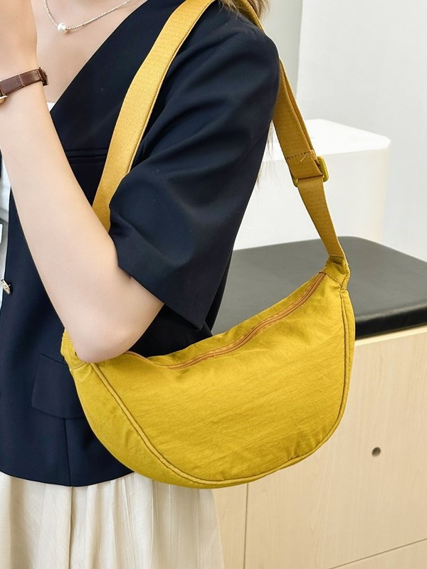 Bolso bandolera de nailon para mujer, nuevo bolso tipo dumpling de moda, bolso de hombro pequeño deportivo ligero, bolso de hombro informal ligero de estilo japonés.