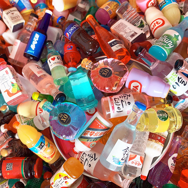 Mixta simulación botella de vino DIY al por mayor resina creativa botella de bebidas accesorios crema pegamento teléfono caso llavero DIY