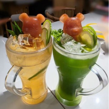 PC acrylic transparent cup with handle for restaurants, beverage and juice cups, KTV bar draft beer cups, thickened plastic wine glasses PC acrylic transparent cup with handle for restaurants, beverage and juice cups, KTV bar draft beer cups, thickened plastic wine glasses