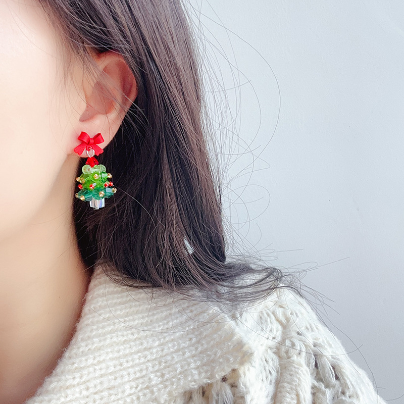 Boucles d'oreilles en perles faites à la main pour fille mignonne avec nœud rouge et sapin de Noël_voghion.com