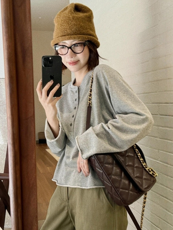 灰色卷边半纽扣设计感长袖T恤女2025新款秋季韩系穿搭慵懒风上衣|undefined