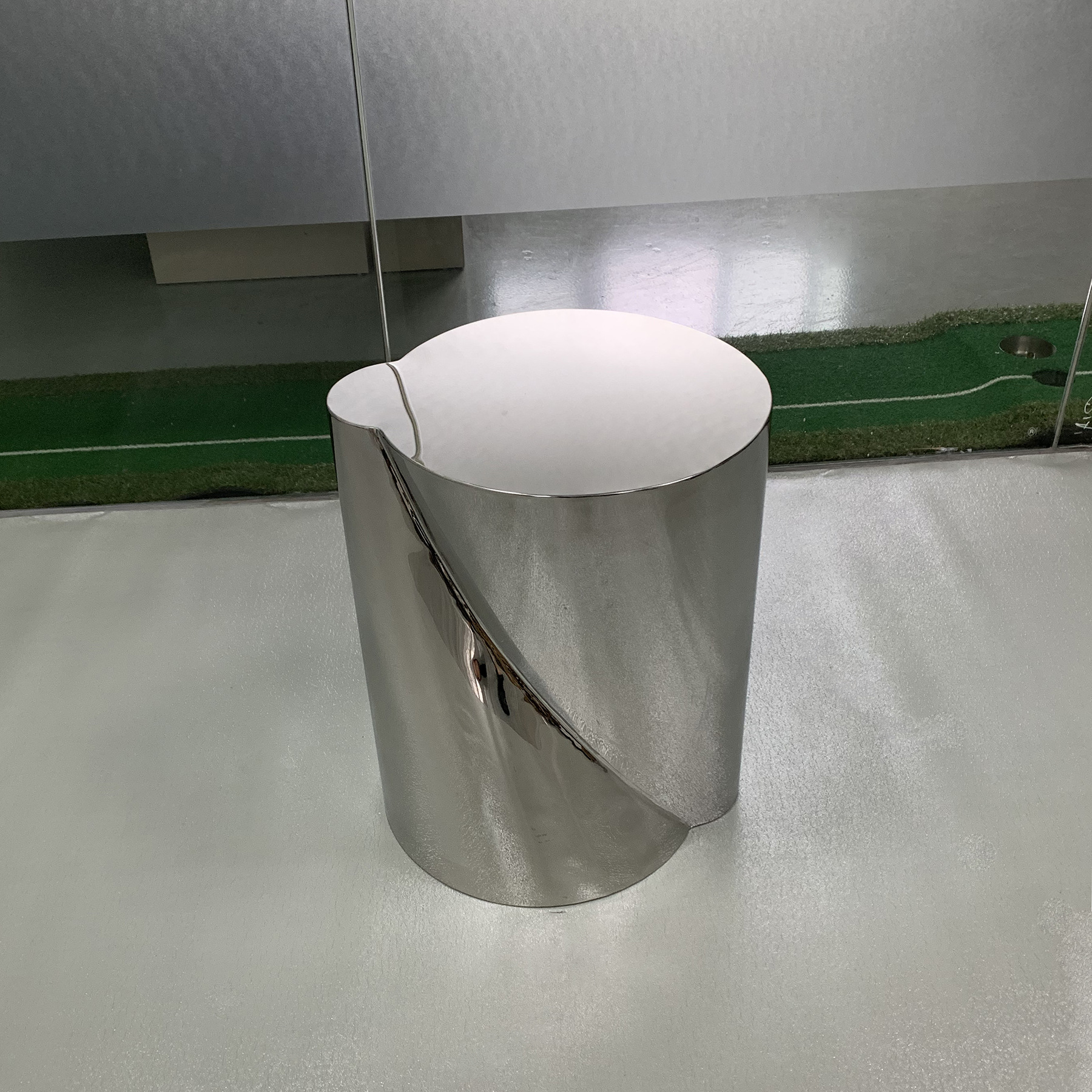 モダンライトラグジュアリークラウドコーナーテーブルイタリアのミニマリストモダンソファコンビネーションコーヒーテーブルシンプルなステンレス鋼のリビングルームサイドテーブル