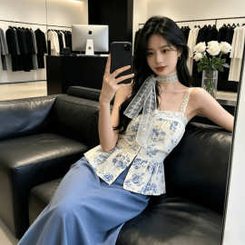 韩系碎花蕾丝拼接吊带女夏季海边度假风收腰显瘦纯欲出片旅游上衣