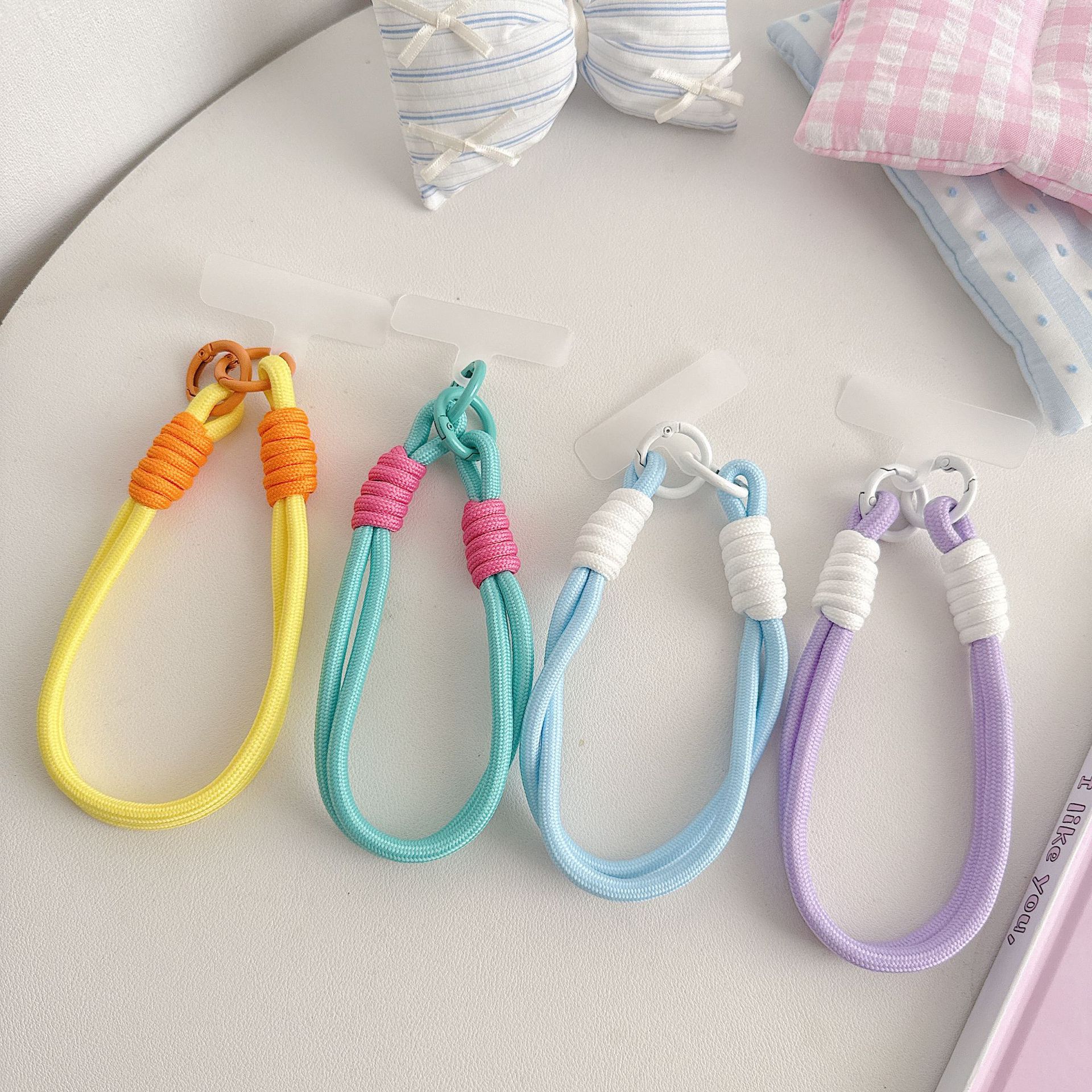 Boutique hecho a mano de alta gama para teléfono móvil cadena para colgar mujer estilo ins ligero lujo doble color muñeca cadena para teléfono móvil de moda/cuerda corta