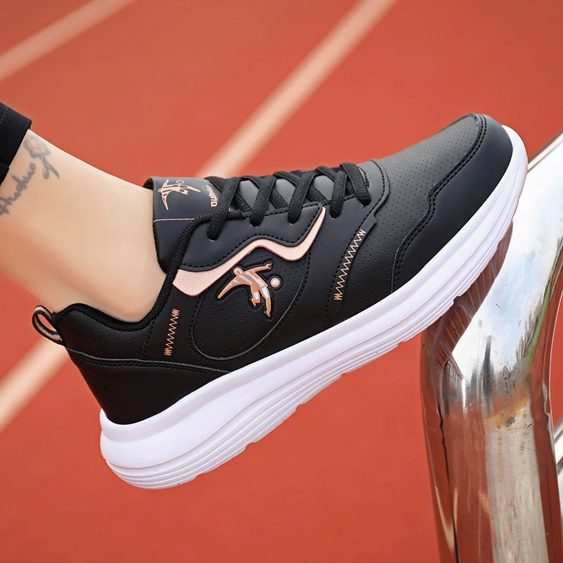 Sports shoes, breathable shock-absorbing white footwear for leisure, soft sole