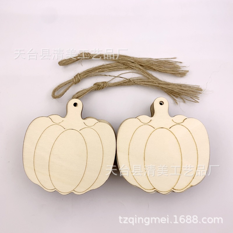 10cm línea grabada forma de calabaza Halloween Acción de gracias decoración pieza de madera madera natural 30 piezas/paquete con cuerda de cáñamo