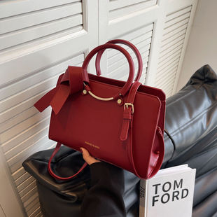 �tɫ����߼��д��������������2025�¿�ŮʿС���μ�б������