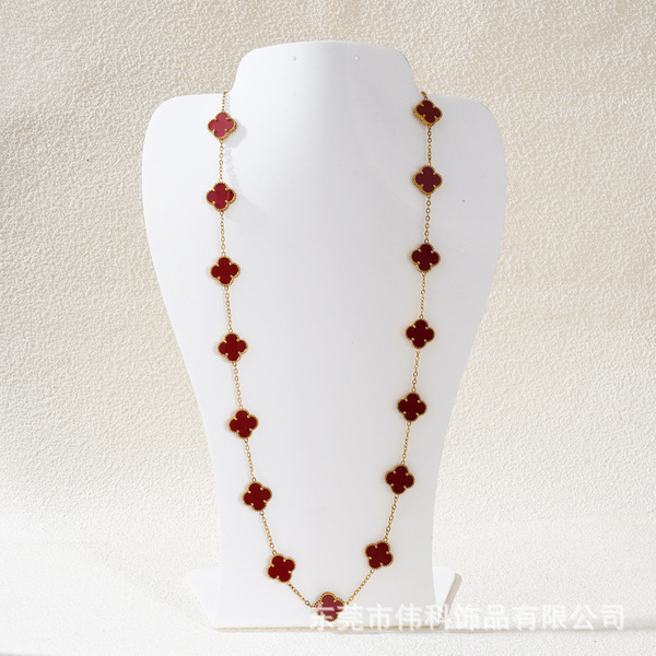 fashionable necklace