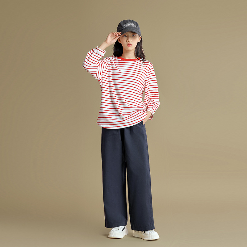 Camiseta de manga larga para niñas 2023 otoño nuevos niños medianos y grandes sueltos a rayas camisa de fondo delgada versátil cuello redondo superior