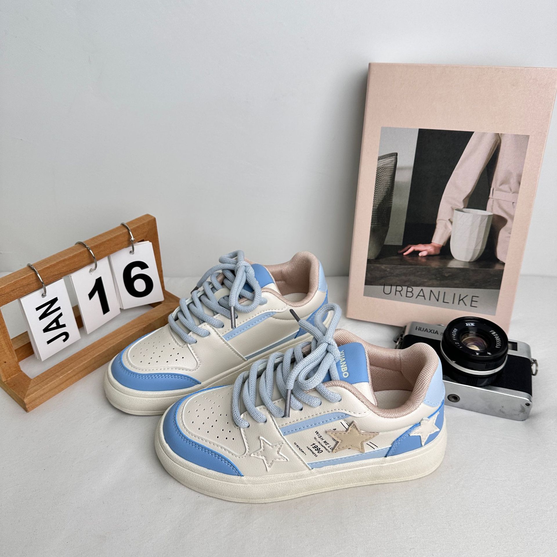 Zapatos de lona de estrellas de onda lejana para mujer 2025 primavera nuevo estilo de estudiante zapatos de lona deportivos casuales de todo fósforo