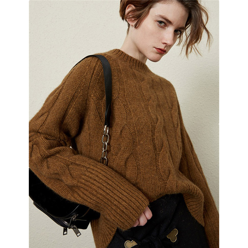 European New Loose Short Cashmere Knitted Sweater Women's Autumn and Winter Thickened Round Neck Sweater Twist Wool Base Shirt Thick
