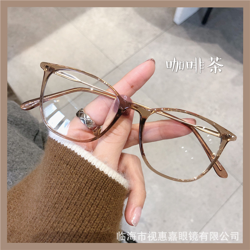 近視メガネの女性は超軽量です。|undefined