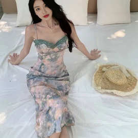 法式温柔蕾丝碎花吊带裙吊带夏季新款连衣裙气质显瘦收腰长裙