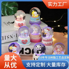 水晶のボールのかわいい発光の漫画の誕生日のプレゼントのデスクトップの置物のアイデアの夜の明かりの樹脂の家庭の置物