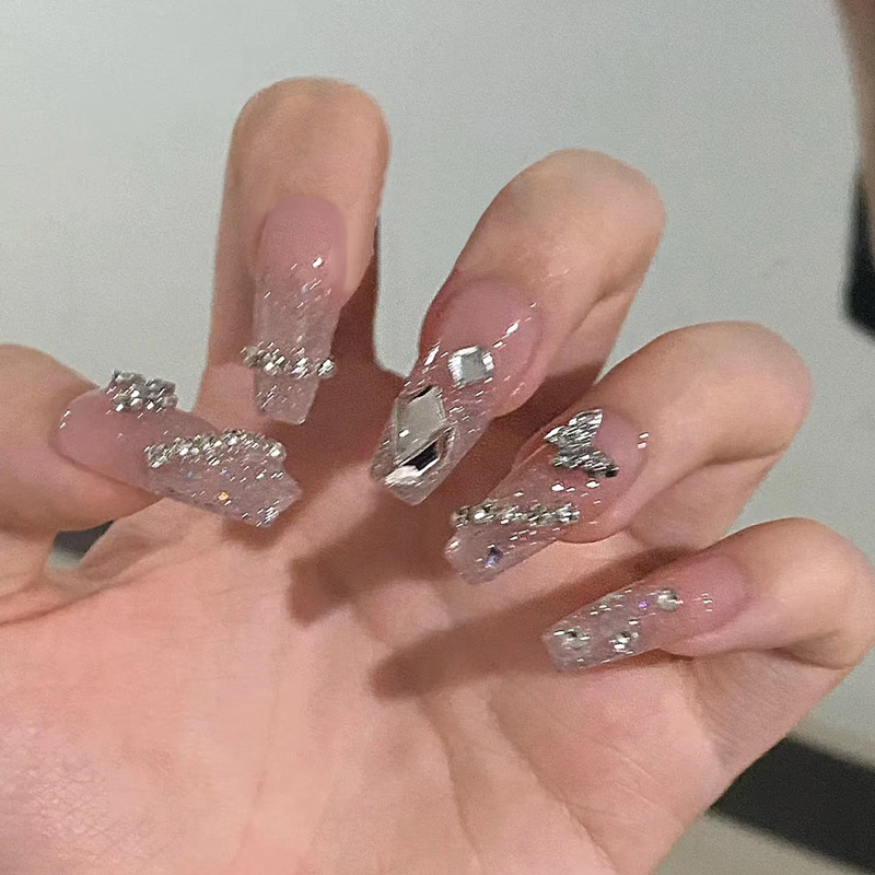 Wearable Nails Wholesale Xiaohongshu Popular Mid-Length Gilt Glitter Nail Art Finished Chain Butterfly Nail Patch Wearable Nails Wholesale Xiaohongshu Popular Mid-Length Gilt Glitter Nail Art Finished Chain Butterfly Nail Patch