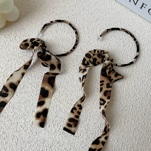 Exaggerated Leopard Print Ribbon Earrings in European and American Style, New Autumn Fashion, Wild and Stylish Fabric Tie Large Hoop Earrings, Long Style
