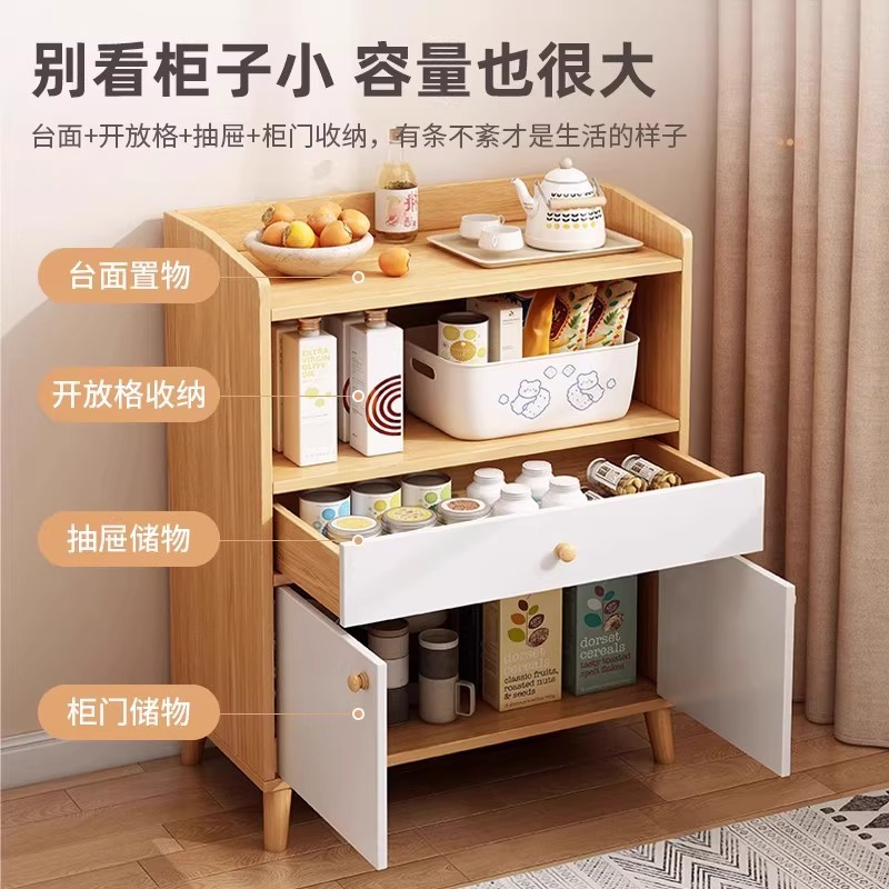 Gabinete de té casero contra la pared armario armario pequeño armario de sala de estar armario pequeño armario de almacenamiento armario de comedor