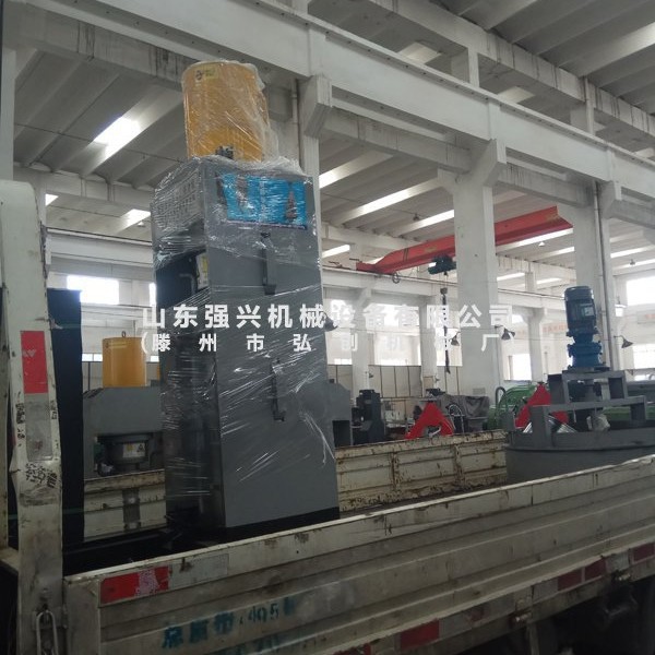 广东茶籽立式多功能榨油机      贵州黔南菜籽花生液压榨油机