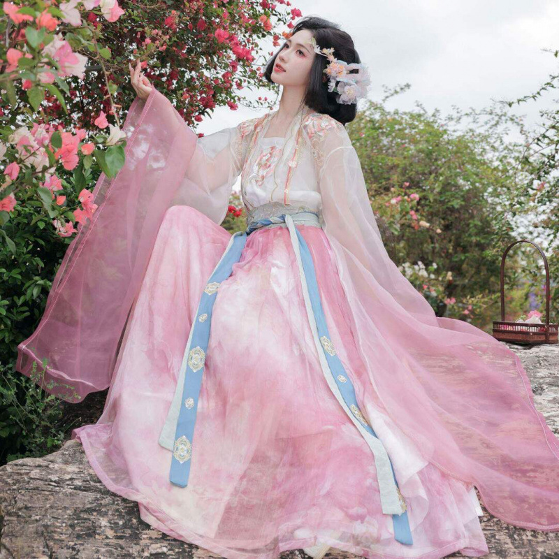 Spring and Summer New Chinese Style Original Hanfu for Women, Tang-Style Gradient Color Large-Sleeved Shirt, Chest-High Waist-Length Skirt, Daily Wear