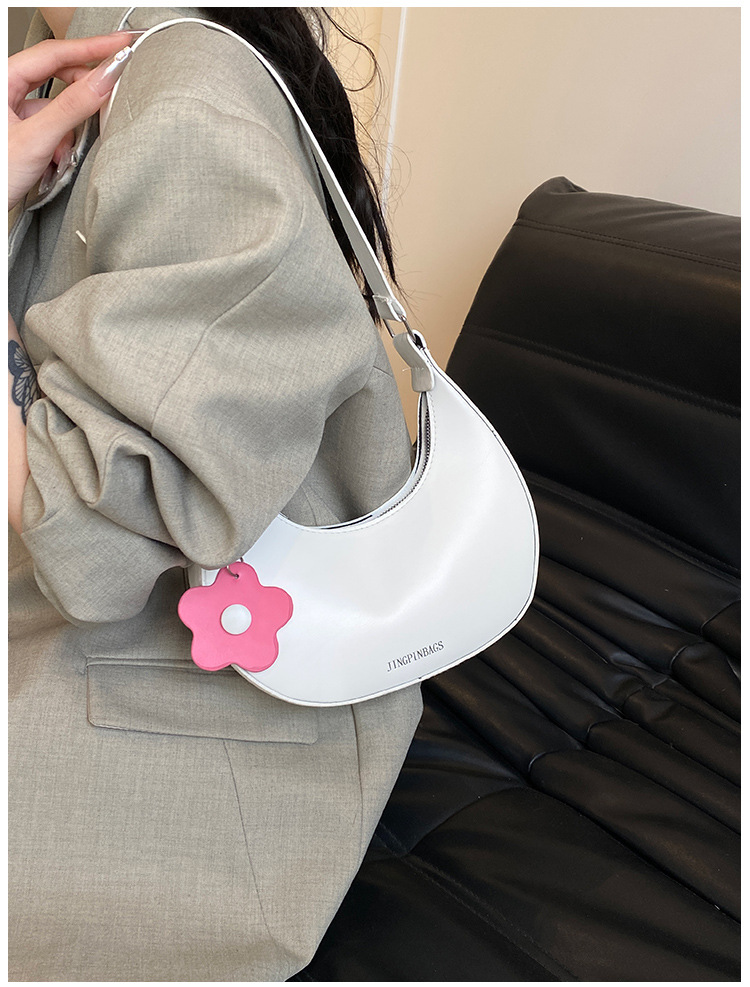 Cross-border women's bag 2024 New style, trendy texture, versatile, ins fashion single-shoulder armpit bag, small flower pendant, crescent moon bag undefined