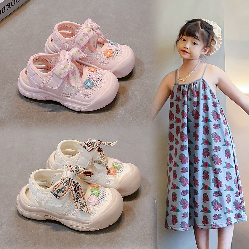 2025 летняя обувь для девочек маленькая кожаная обувь бант повседневная сетка обувь корейская модная одиночная обувь с цветами