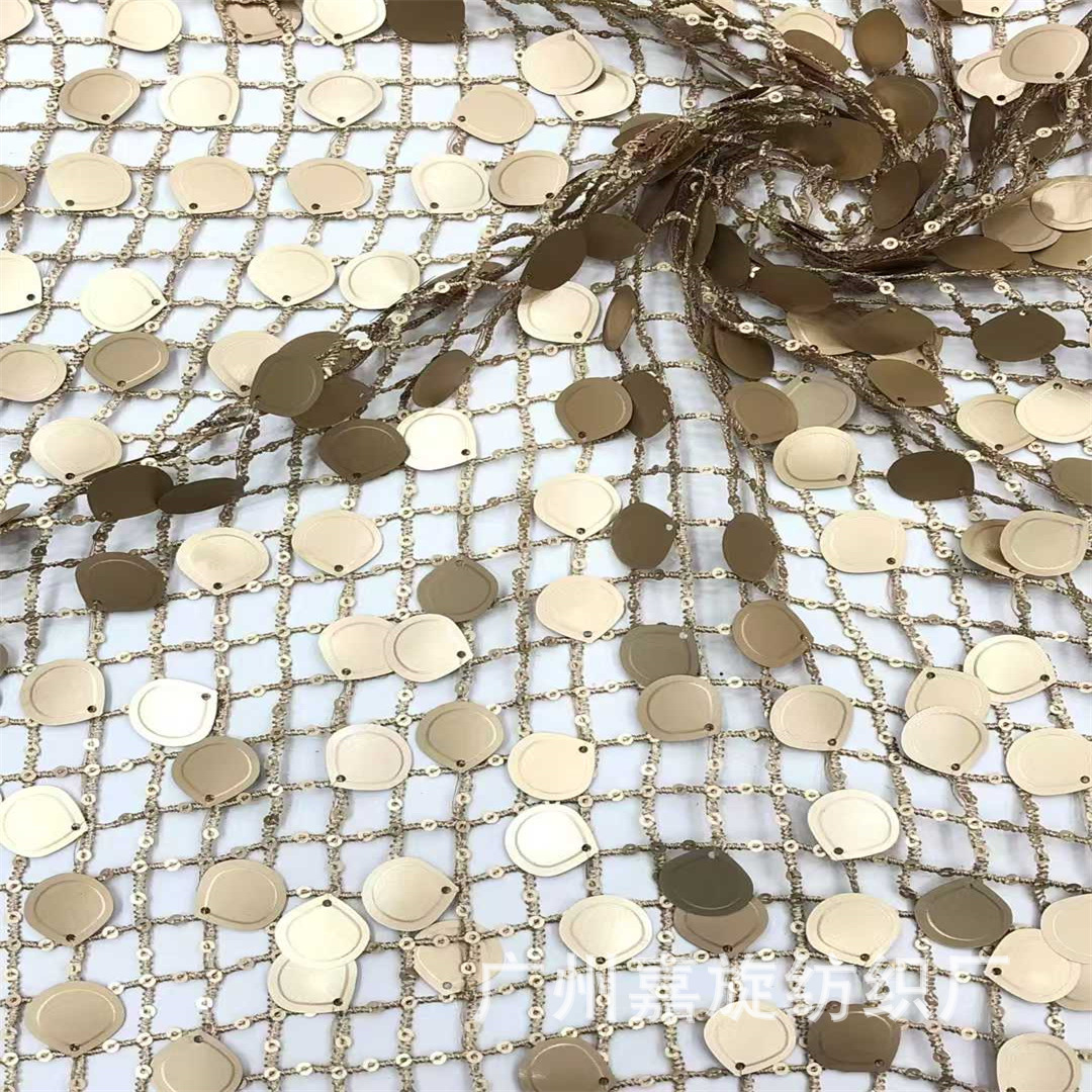 3 + 18mm temperamento de moda gran sequilla decoración tela de malla de cuadrícula otoño invierno nuevo vestido de noche bordado de perlas tela de moda