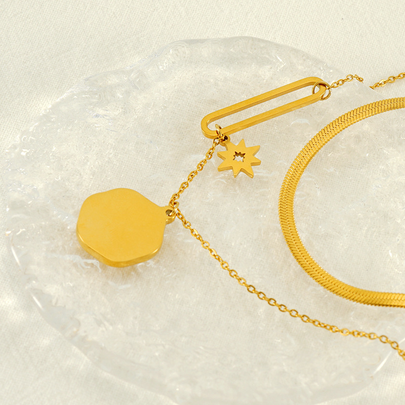 Collar de estrella de seis puntas con cadena de doble capa retro francesa nueva transfronteriza 2024 para mujer, joyería de acero inoxidable en stock, fabricante mayorista