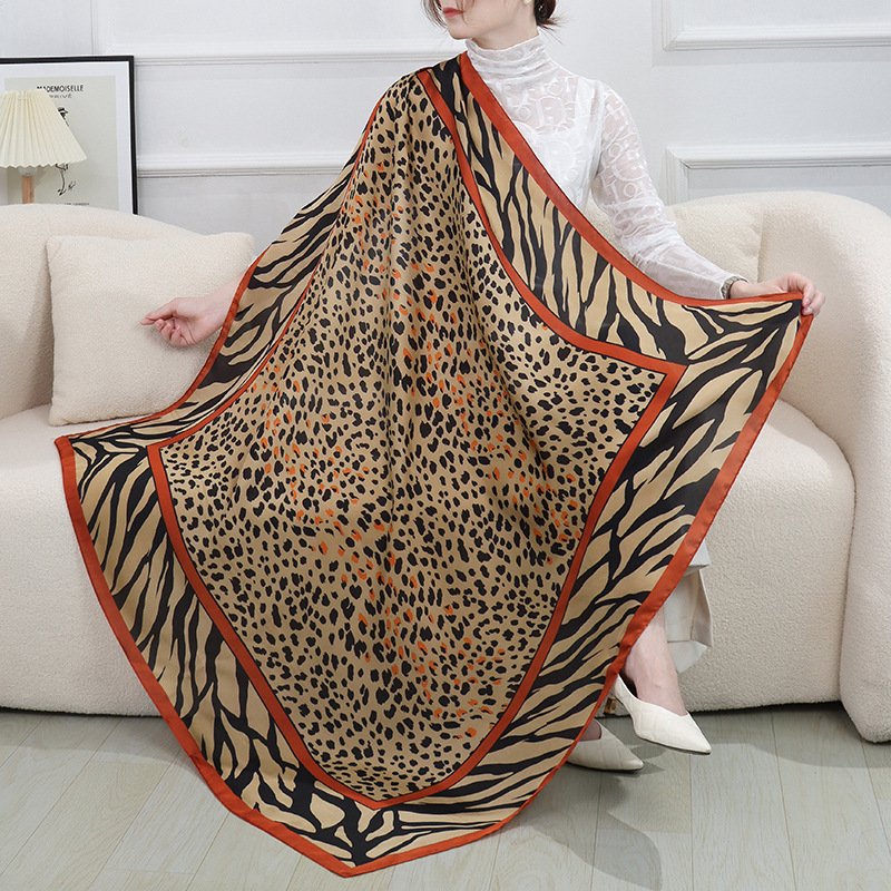 Polyester Material Women's Vintage Style Letter Color Block Polyester Silk Scarves